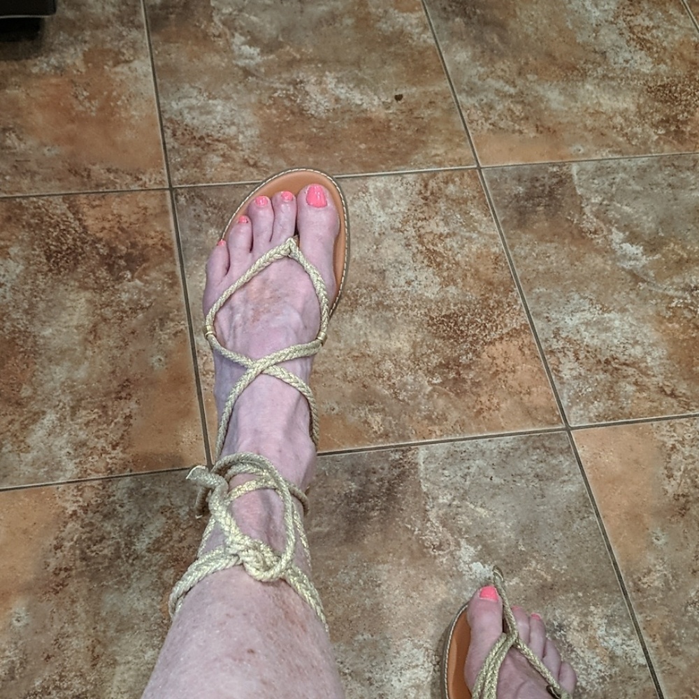 Steve Madden Girls lace tie sandals